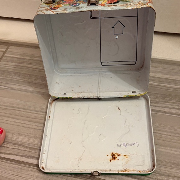 Sesame Street Green Metal Lunchbox with Bert and Ernie Design - Picture 9 of 9